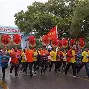 马拉松预选赛掀起高潮，剑门白虎队读秒扳平辽东天狼队，高压逼抢奏功——更衣室氛围正向